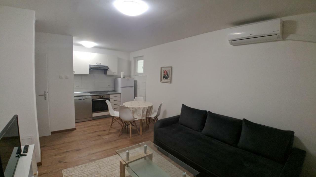 City Mid Mostar Apartment Esterno foto