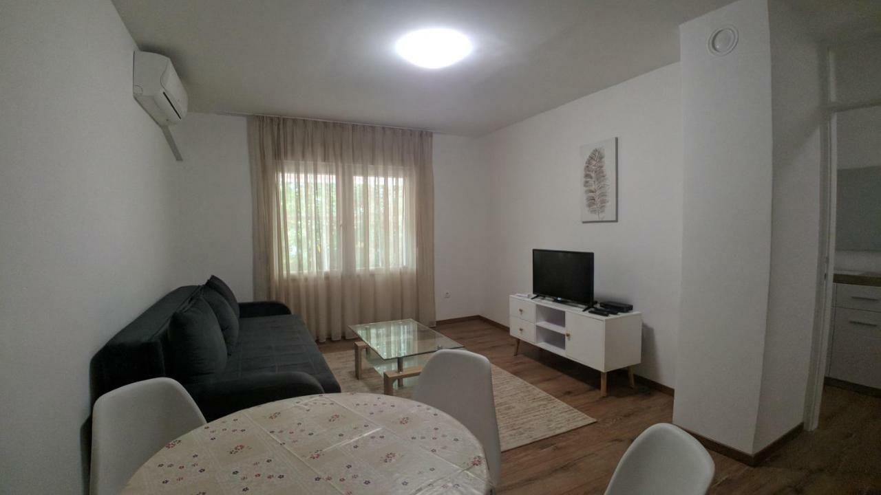 City Mid Mostar Apartment Esterno foto